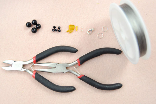 ملزومات ساخت دستبند لوزی شکل