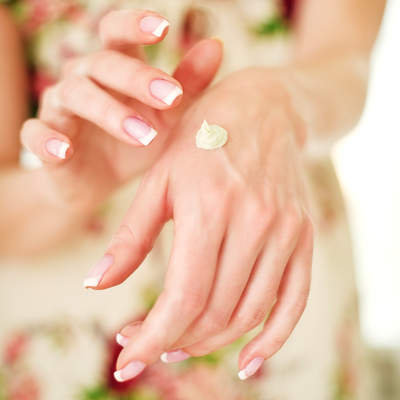 مراقبت از دستها برای جلوگیری از پیری