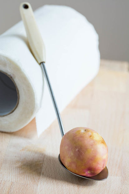 سیب زمینی تنوری با آویشن و سیر