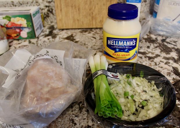 سالاد مرغ و پیازچه آمریکایی