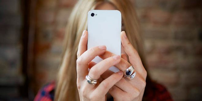 اثر موبایل و صفحه نمایش ها روی چشم ها